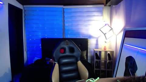 kendall_rossii_ online show from 9, 11, 2025