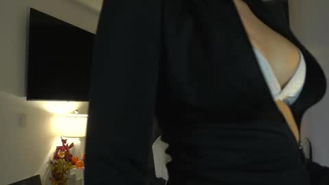 Snapshot of kendall_ruiiz chatting on 21, 10, 2025 Andrea online show from 21, 10, 2025