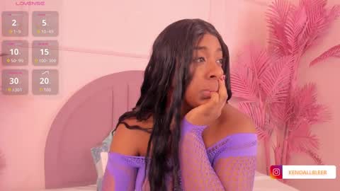 Snapshot of kendallbleer chatting on 10, 11, 2025 kendallbleer online show from 10, 11, 2025