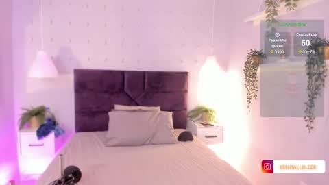 Snapshot of kendallbleer chatting on 17, 12, 2025 kendallbleer online show from 17, 12, 2025