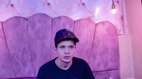 Snapshot of kendalltaylorr chatting on 18, 12, 2025 Kendall and Taylor online show from 18, 12, 2025