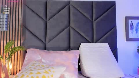 Snapshot of kendalross28 chatting on 19, 11, 2025 Kendall online show from 19, 11, 2025