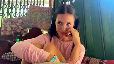 Hello my name is Kenzie its my third day here nice to meet youTGMamiMiami  Give me 50 thumbs ups online show from 7, 3, 2026