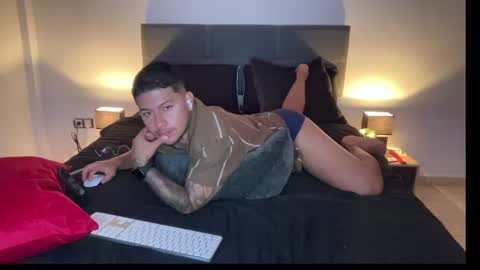 Snapshot of kende_tatt chatting on 31, 7, 2026 kende_tatt online show from 31, 7, 2026