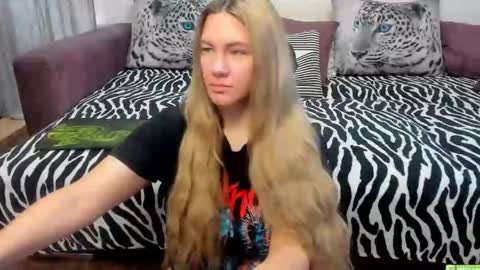 Snapshot of kendra_xx_ chatting on 10, 9, 2025 Kendra online show from 10, 9, 2025