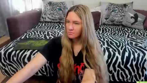 Snapshot of kendra_xx_ chatting on 11, 9, 2025 Kendra online show from 11, 9, 2025