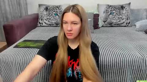 Snapshot of kendra_xx_ chatting on 20, 10, 2025 Kendra online show from 20, 10, 2025