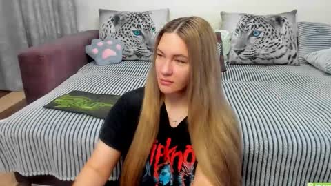 Snapshot of kendra_xx_ chatting on 24, 10, 2025 Kendra online show from 24, 10, 2025