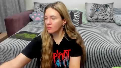 Snapshot of kendra_xx_ chatting on 29, 10, 2025 Kendra online show from 29, 10, 2025