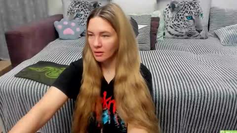 Snapshot of kendra_xx_ chatting on 5, 11, 2025 Kendra online show from 5, 11, 2025