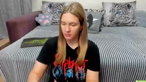 Snapshot of kendra_xx_ chatting on 17, 11, 2025 Kendra online show from 17, 11, 2025