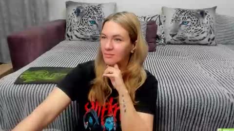 Snapshot of kendra_xx_ chatting on 22, 11, 2025 Kendra online show from 22, 11, 2025