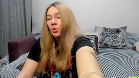 Snapshot of kendra_xx_ chatting on 14, 12, 2025 Kendra online show from 14, 12, 2025