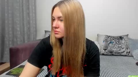 Snapshot of kendra_xx_ chatting on 19, 12, 2025 Kendra online show from 19, 12, 2025