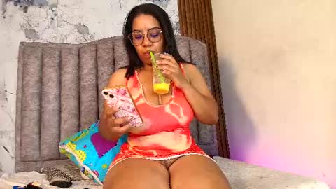 Snapshot of kendrabigass chatting on 14, 7, 2026 Mamasita online show from 14, 7, 2026