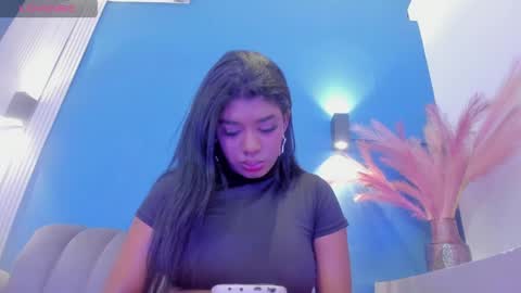 kendrachavez_ online show from 4, 4, 2026