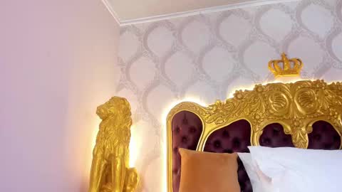 Kendral  online show from 7, 10, 2025