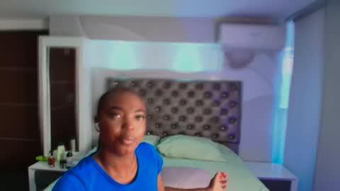 keniagoldenx online show from 2, 6, 2026