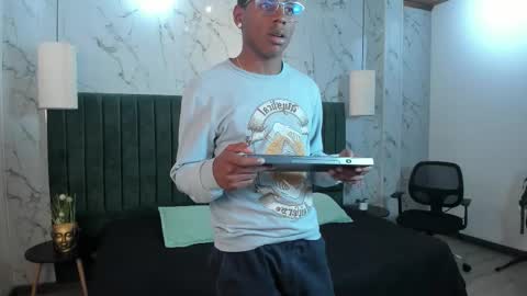 Snapshot of kenny_thompson_ chatting on 26, 2, 2026 Kenny Thompson online show from 26, 2, 2026