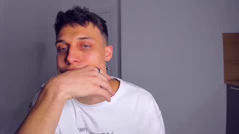 Snapshot of kenter_parker chatting on 26, 10, 2025 Peter online show from 26, 10, 2025