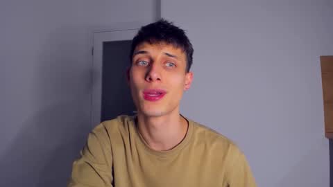 Snapshot of kenter_parker chatting on 17, 11, 2025 Peter online show from 17, 11, 2025