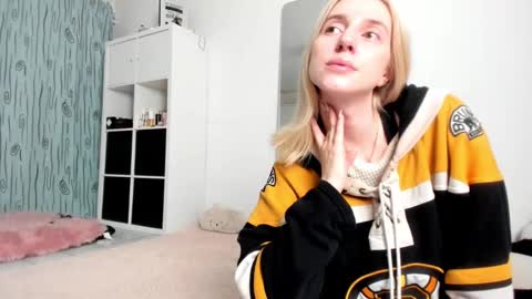 Snapshot of kenziedawton chatting on 7, 12, 2024 Kenzie online show from 7, 12, 2024