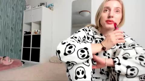 Snapshot of kenziedawton chatting on 26, 1, 2025 Kenzie online show from 26, 1, 2025