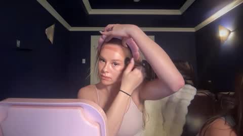 Snapshot of kenziesmithh chatting on 21, 9, 2025 kenziesmithh online show from 21, 9, 2025