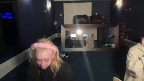 Snapshot of kenziesmithh chatting on 12, 10, 2025 kenziesmithh online show from 12, 10, 2025