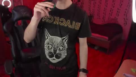 Snapshot of keorinav chatting on 15, 12, 2025 Looking for a moderator I PVT IS OPEN online show from 15, 12, 2025