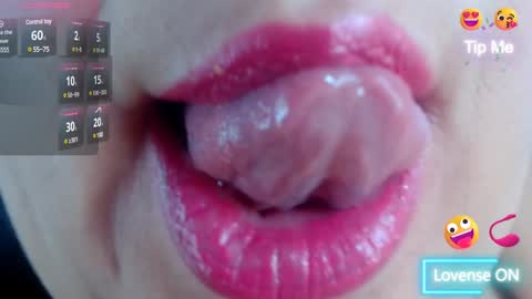 Snapshot of kerly_doll chatting on 22, 1, 2025 K E R L Y online show from 22, 1, 2025