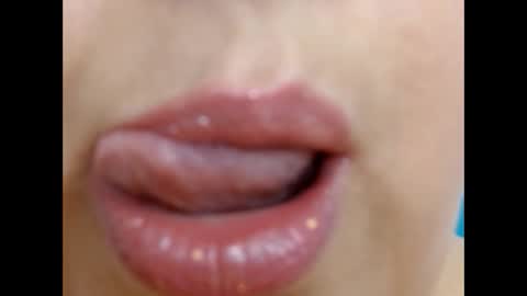 Snapshot of kerly_doll chatting on 28, 1, 2025 K E R L Y online show from 28, 1, 2025