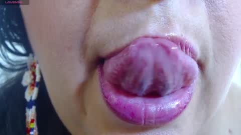 Snapshot of kerly_doll chatting on 5, 2, 2025 K E R L Y online show from 5, 2, 2025