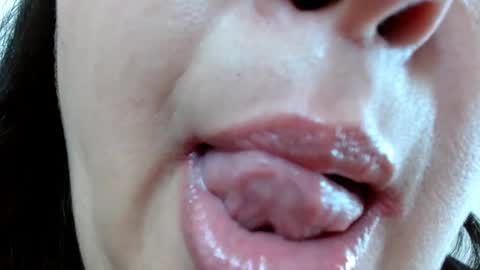 Snapshot of kerly_doll chatting on 1, 3, 2025 K E R L Y online show from 1, 3, 2025