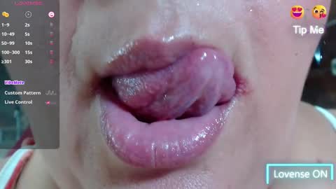 Snapshot of kerly_doll chatting on 1, 3, 2025 K E R L Y online show from 1, 3, 2025