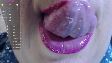 Snapshot of kerly_doll chatting on 8, 3, 2025 K E R L Y online show from 8, 3, 2025