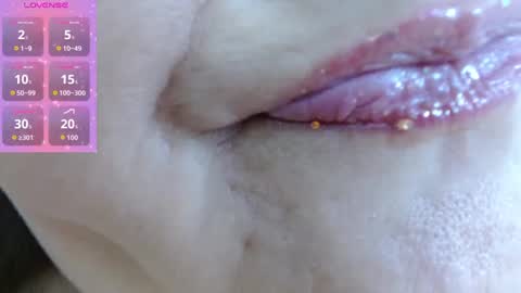 Snapshot of kerly_doll chatting on 25, 9, 2025 K E R L Y online show from 25, 9, 2025