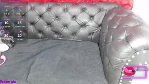 Snapshot of kerly_doll chatting on 9, 10, 2025 K E R L Y online show from 9, 10, 2025