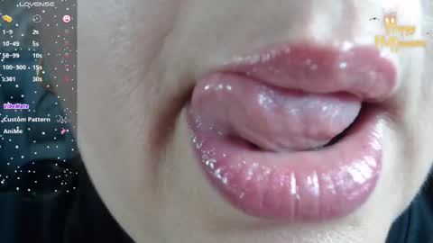 Snapshot of kerly_doll chatting on 24, 10, 2025 K E R L Y online show from 24, 10, 2025