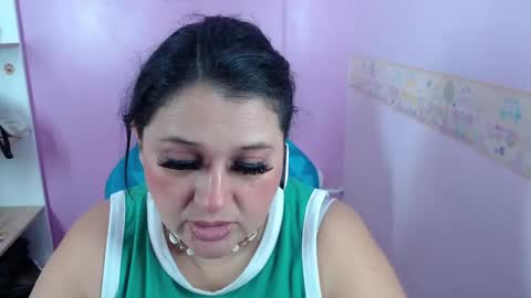 Snapshot of kerly_doll chatting on 5, 2, 2026 K E R L Y online show from 5, 2, 2026