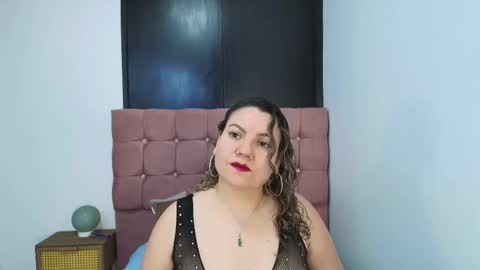 Snapshot of kerly_mature42 chatting on 2, 10, 2025 KERLY online show from 2, 10, 2025
