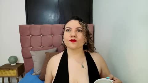 Snapshot of kerly_mature42 chatting on 13, 10, 2025 KERLY online show from 13, 10, 2025