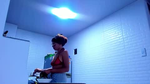 Kerlysmith24 online show from 8, 2, 2025