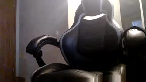 Snapshot of kert19 chatting on 25, 11, 2025 KerKER online show from 25, 11, 2025