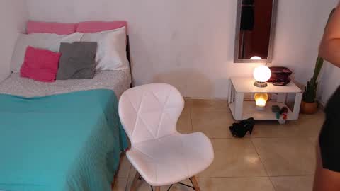 Mia  online show from 7, 2, 2025