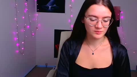 Snapshot of ketrin_pirsss chatting on 6, 12, 2024 Ketrin online show from 6, 12, 2024