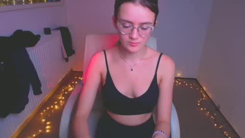 Snapshot of ketrin_pirsss chatting on 28, 12, 2024 Ketrin online show from 28, 12, 2024