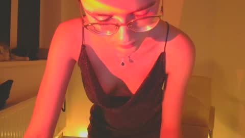 Snapshot of ketrin_pirsss chatting on 1, 2, 2025 Ketrin online show from 1, 2, 2025