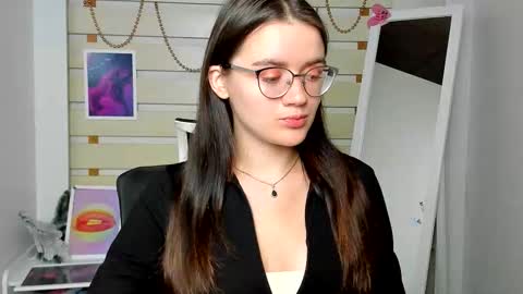 Snapshot of ketrin_pirsss chatting on 9, 9, 2025 Ketrin online show from 9, 9, 2025