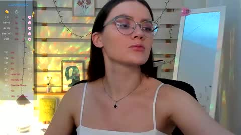 Snapshot of ketrin_pirsss chatting on 9, 10, 2025 Ketrin online show from 9, 10, 2025